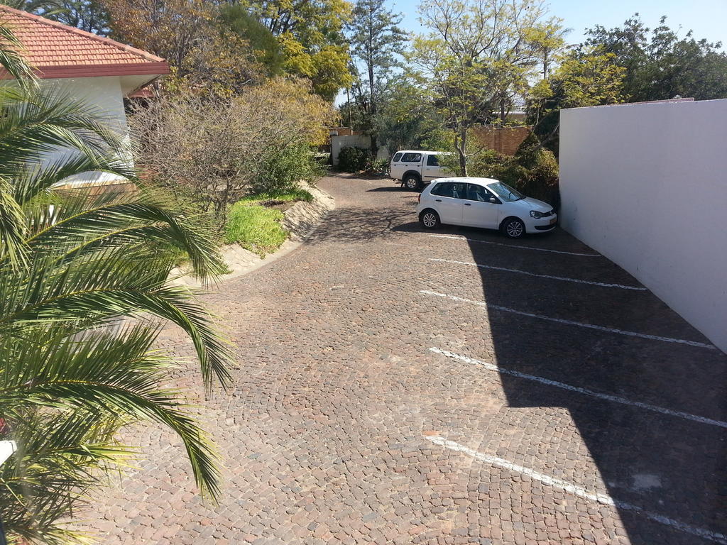 Rivendell Hotel Windhoek Værelse billede